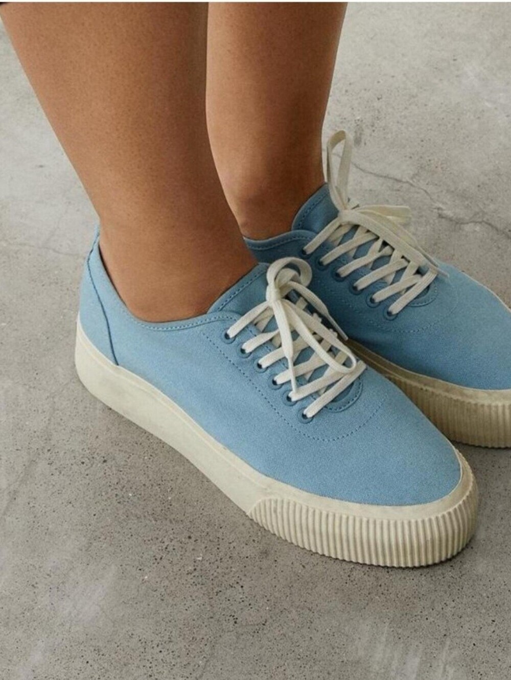 Everlane Women's Canvas Lace Up Sneakers Light Blue Casual Shoes Size 8.5